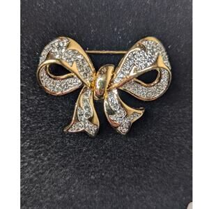Gold Tone rhinestone studded Bow pin brooch Vintage unsigned stunning